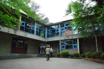 <p>구지 호박 박물관에는 두개의 전시 건물들이 있다. 이 사진은 두번째 전시관의 외관 모습.</p>