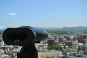 Insert a ¥100 coin into these binoculars to get a more detailed view of Morioka City.