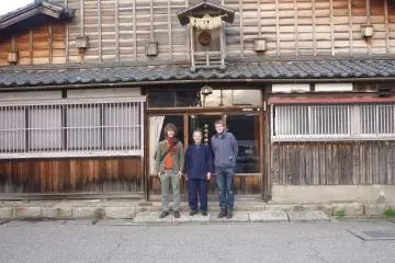Mon ami et moi avec le maître d'Imayotsukasa