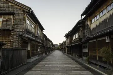 Higashi Chaya District 