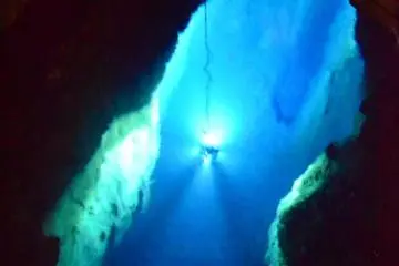 Tertiary subterranean lake that is 98 meters deep.