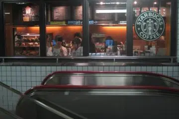 <p>Kopi untuk penumpang yang transit</p>