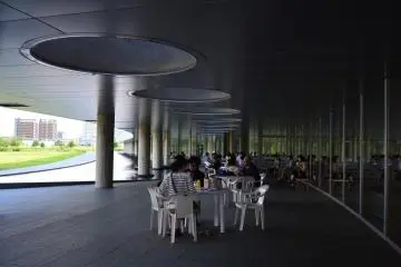 <p>ตรงระเบียงพิพิธภัณฑ์</p>