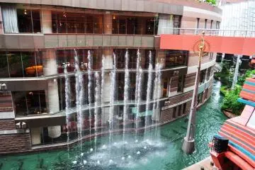 Canal City แห่งฟุกุโอะกะ