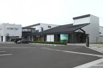 Gallery image