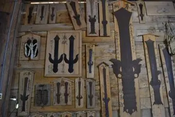 <p>Swords of wisdom to remove blindness and clear the&nbsp;mind of&nbsp;distracting&nbsp;thoughts.</p>