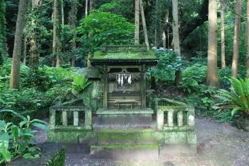 <p>Jusansha Shrine</p>