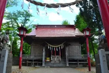 <p>Main building of Tatsumiyama Hill Shrine.</p>