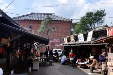 A nice place to spend some time browsing