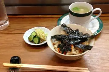 The finisher - rice, pickles and soup