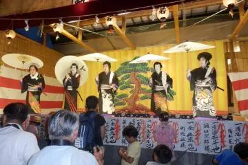 La danse du sanctuaire d'Omiya