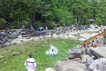 Le torrent du Parc Forestier Naturel d'Akasawa