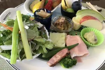 Vegetable plate with over 60 kinds of vegetables