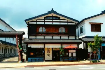 If I were to do a sketch of a building, this shop would be my choice