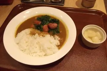 Spinach and sausage curry