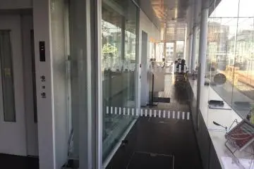 From the entrance, you could see the entire restaurant which enjoys maximum natural lighting.