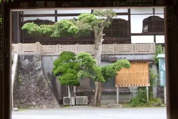 Small gate leading to the main hall