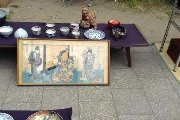 Most items are not priced. However, I found the prices fair when I asked. Haggling is not done much in Japan, but it might be worth a try!