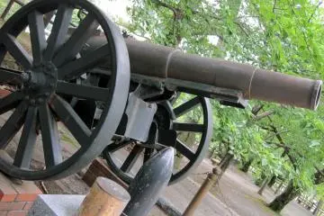 No fortress is complete without a cannon.