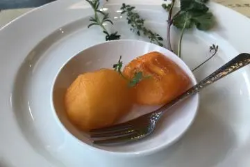 Juicy kaki in -Do You Know?- restaurant