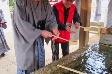사쿠라 시 마카타 사원에서의 정화 