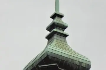 Spire at the top of the dome.