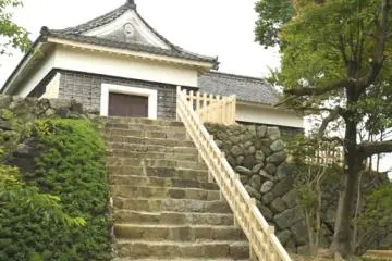 Stairway to Tortoise Mountain castle (Photo: Mie Prefecture)