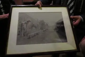 picture of the Tokaido Road with Tea House