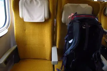 Luxurious cushioned seat for my bag
