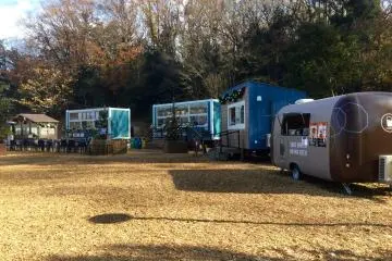Food truck style fast food.