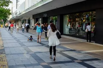 Zara alongside the north exit