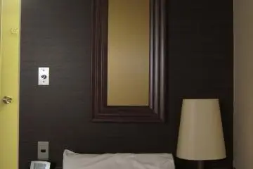 Nice wooden backdrop to the mattress