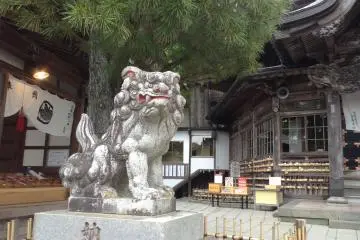 Shishi ผู้พิทักษ์สถานที่ศักดิ์สิทธิ์