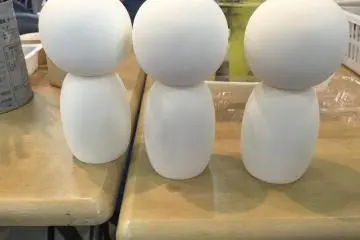 Dasar kokeshi yang akan Anda buat, silahkan didekorasi sesuka Anda!
