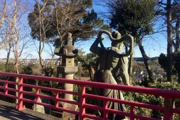 View behind the fierce deity.