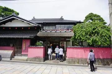 Gallery image