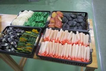 Vegetables to be fake tempura (Photo: Justin W. Dart / JT)