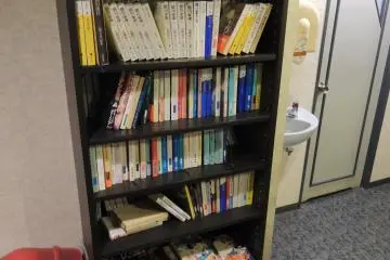 <p>มีหนังสือกับการ์ตุนให้อ่านด้วย</p>