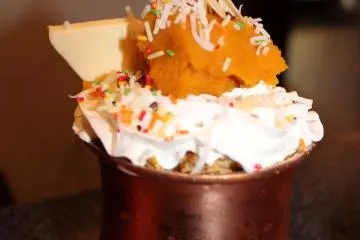 <p>ขนมหวาน &lsquo;มงจะ&rsquo; ฟักทอง</p>