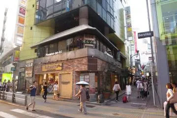 The lower entrance of Spainzaka