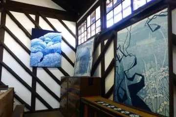 Inside the Kamoizumi art shop