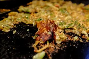 <p>My hot tip: Wait till the bottom starts to burn a little!</p>