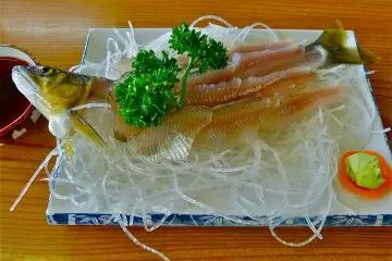 <p>Sashimi de ayu</p>