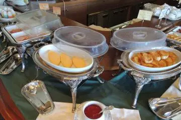 Egg, sausage, French toast and other Western breakfast food