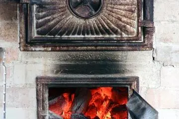 Wood fired pizza oven