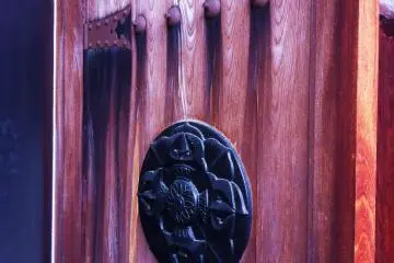 A door on Ko-onji's little Oku-no-in. You can collect a stamp here as well, since it's an auxillary/associated temple of the Shikoku 88 temples.