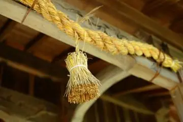 Rope detailing around the shrine