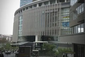 오사카 역에서 본 모습
