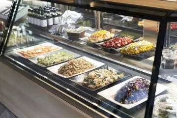 Food selection at Deli & Bar  (Photo: HOTEL 1899 TOKYO)