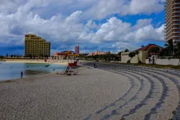 The sand is very soft tot he bare foot